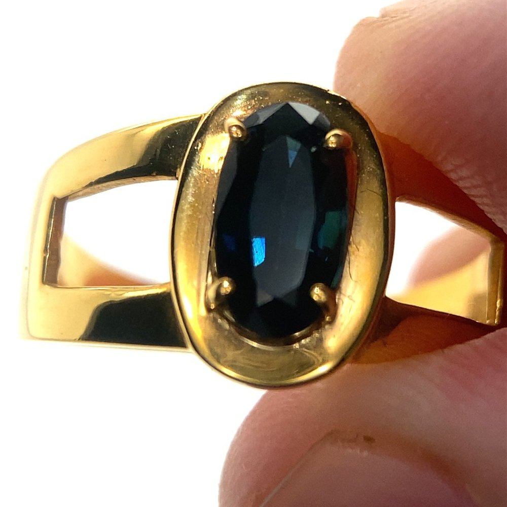 Blue Sapphire 1.44ct Solid 21K Yellow Gold Ring